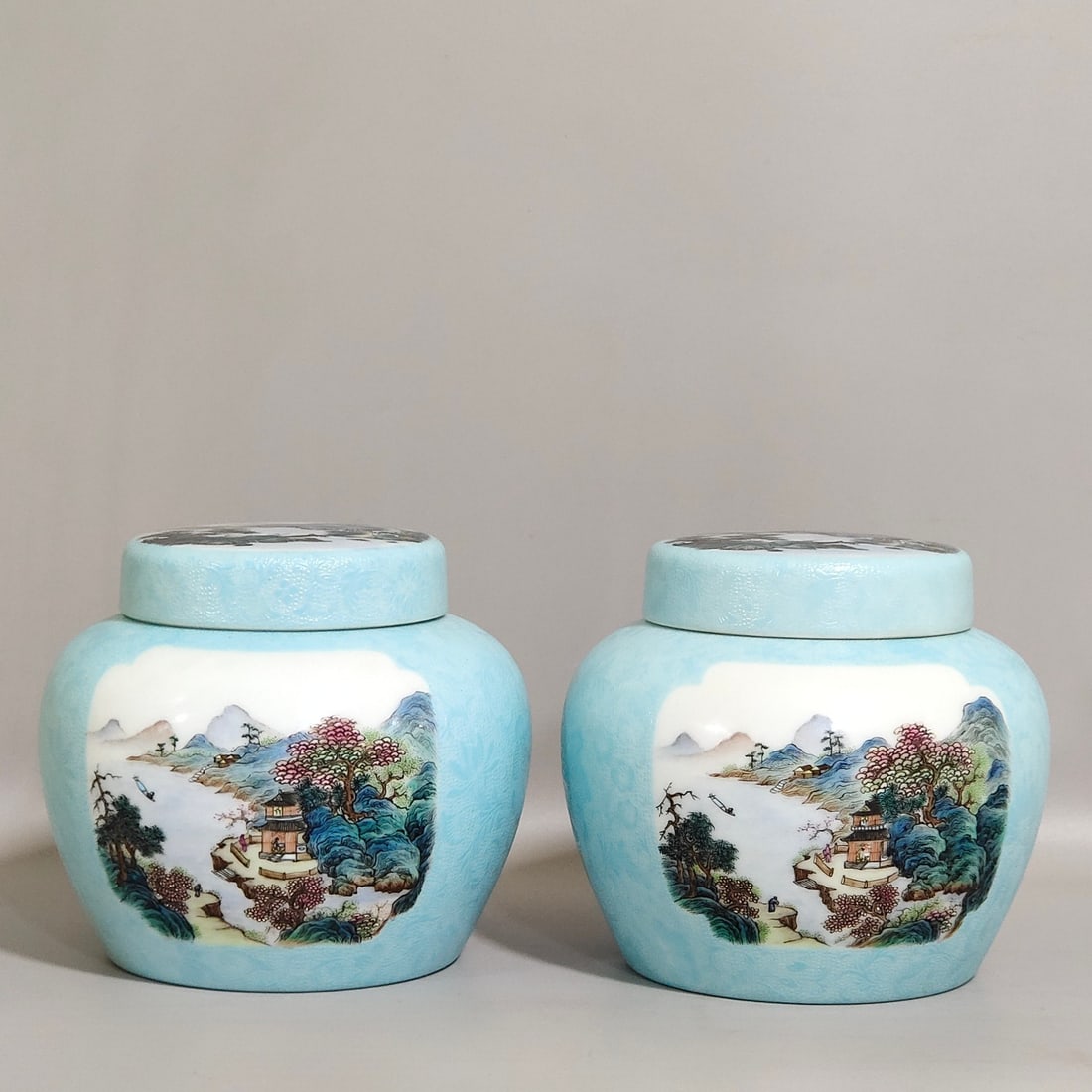 Qing Dynasty Yongzheng turquoise green flowered window landscape tea jar: Size: Height 11.5 cm - Width 11 cm Materials: Porcelain Time Period: Qing dynasty Manufactured Date: Yongzheng Mark & Period Object: Chinese Antique ⛨ Purchase With Confidence ✔ Ver