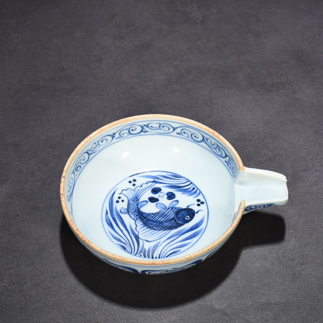 Chinese blue and white porcelain washer Yuan dynasty: Size: Width 16.5 cm - Height 4.5 cm Materials: Porcelain Time Period: Yuan dynasty Manufactured Date: 13th-c Period Object: Chinese Antique ⛨ Purchase With Confidence ✔ Verified Auc