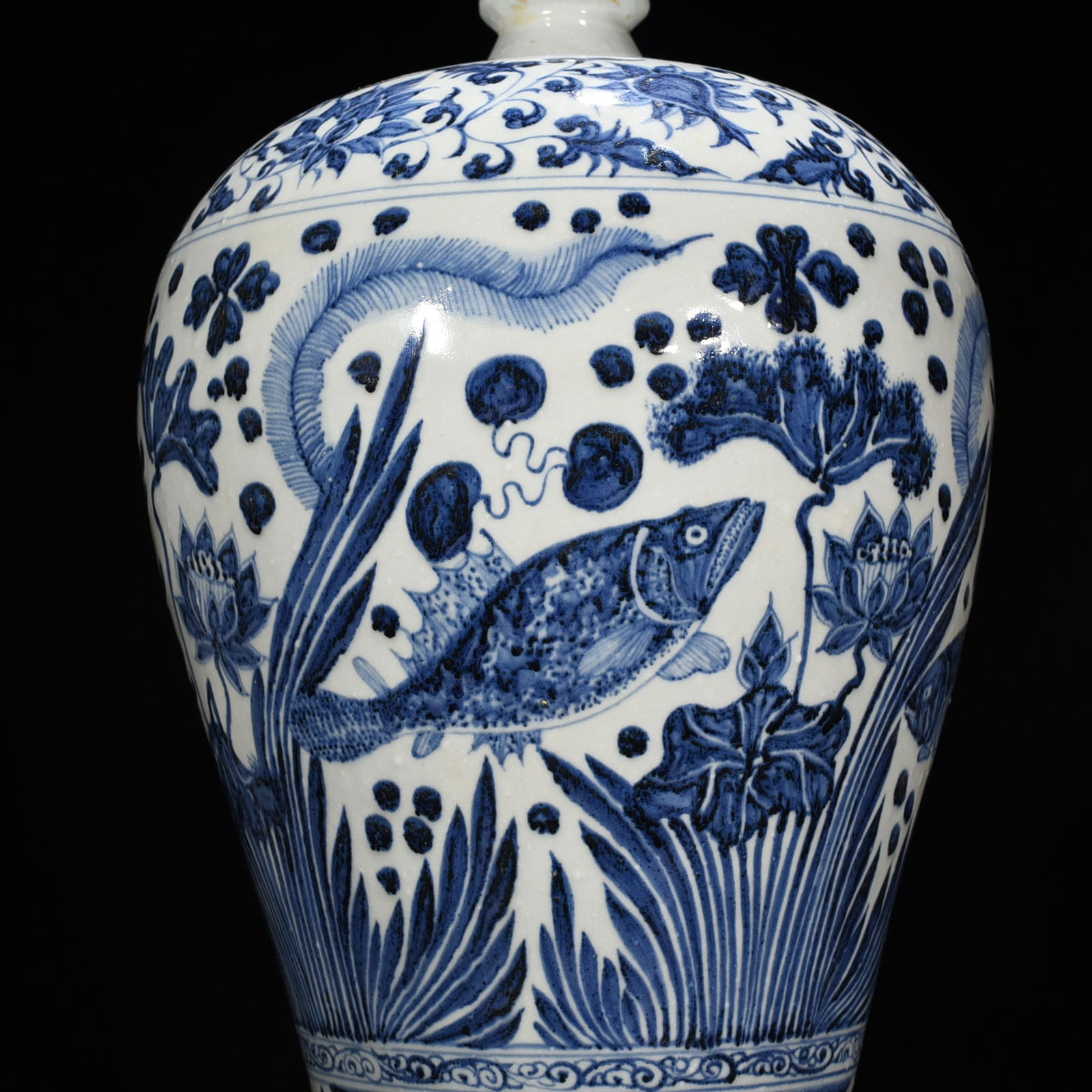 Chinese blue and white porcelain vase Yuan dynasty - 2