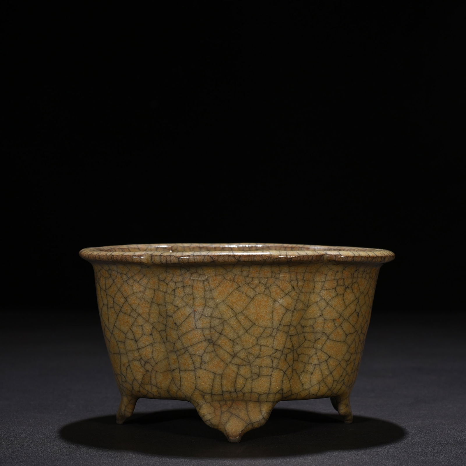 Song Dynasty ge Kiln Begonia Style Wash: Size: Width 15.5 cm - Height 9 cm Materials: Porcelain Time Period: Song dynasty Manufactured Date: 10th-c Period Object: Chinese Antique ⛨ Purchase With Confidence ✔ Verified Aucti