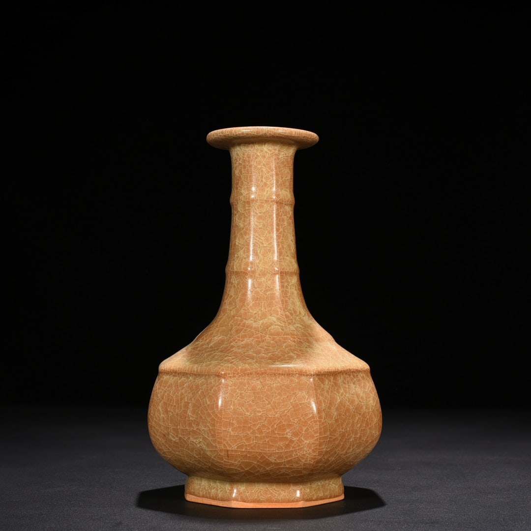 Song Dynasty official kiln fried beige glaze ice cracked eight-way plate mouth bottle: Size: Height 23 cm - Width 14 cm Materials: Porcelain Time Period: Song dynasty Manufactured Date: 10th-c Object: Chinese Antique ⛨ Purchase With Confidence ✔ Verified Auction House