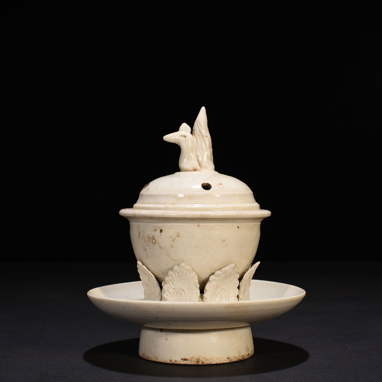 Song Dynasty Ding kiln hollow smoker: Size: Width 17 cm - Height 16 cm Materials: Porcelain Time Period: Song dynasty Manufactured Date: 10th-c Period Object: Chinese Antique ⛨ Purchase With Confidence ✔ Verified Auctio