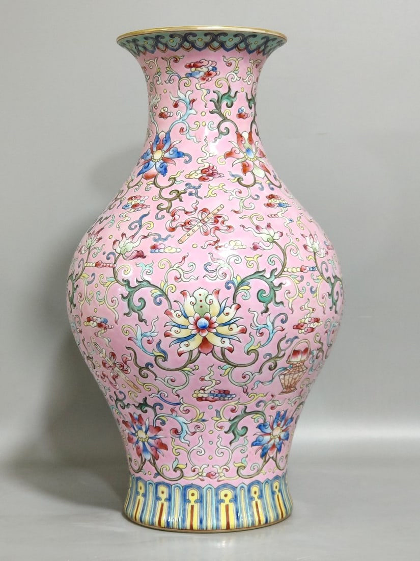 Qing Dynasty Daoguang Fendi Auspicious Eight Treasures Vase Pair - 3