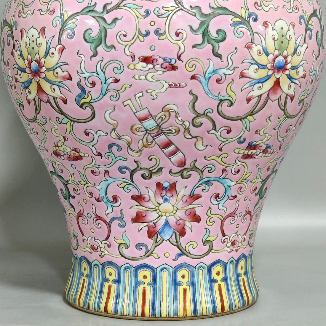 Qing Dynasty Daoguang Fendi Auspicious Eight Treasures Vase Pair - 7