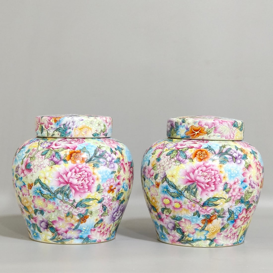 Qing Dynasty Yongzheng Famille Rose jar Pair: Size: Height 12 cm - Width 11 cm Materials: Porcelain Time Period: Qing dynasty Manufactured Date: Yongzheng Mark & Period Object: Chinese Antique ⛨ Purchase With Confidence ✔ Verif