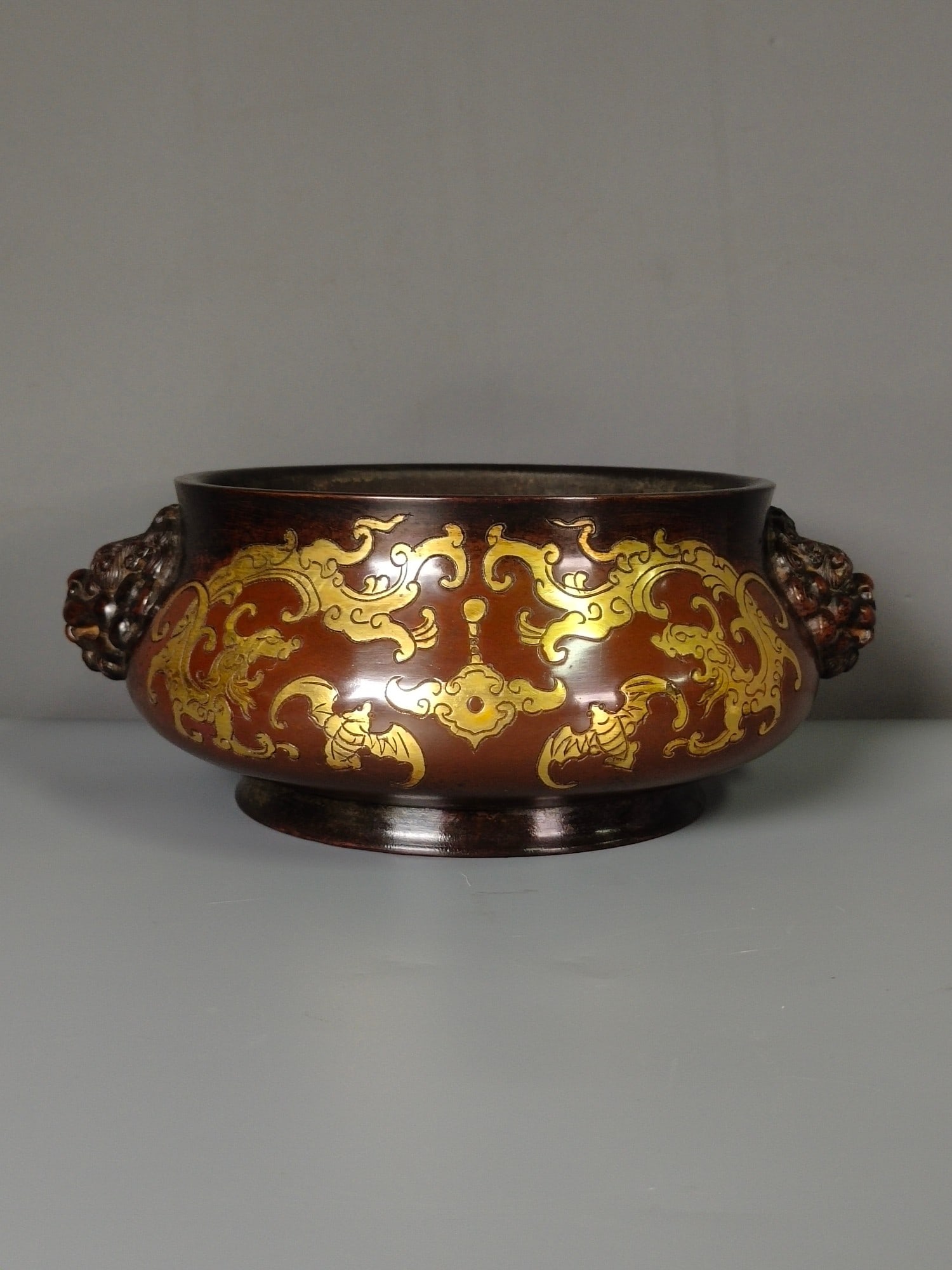 Chinese gilt bronze incense burner Qing dynasty Qianlong Mark & Period: Size: Width 17 cm - Height 9 cm Materials: Gilt Bronze Time Period: Qing dynasty Manufactured Date: Qianlong Mark & Period Object: Chinese Antique ⛨ Purchase With Confidence ✔ Verif