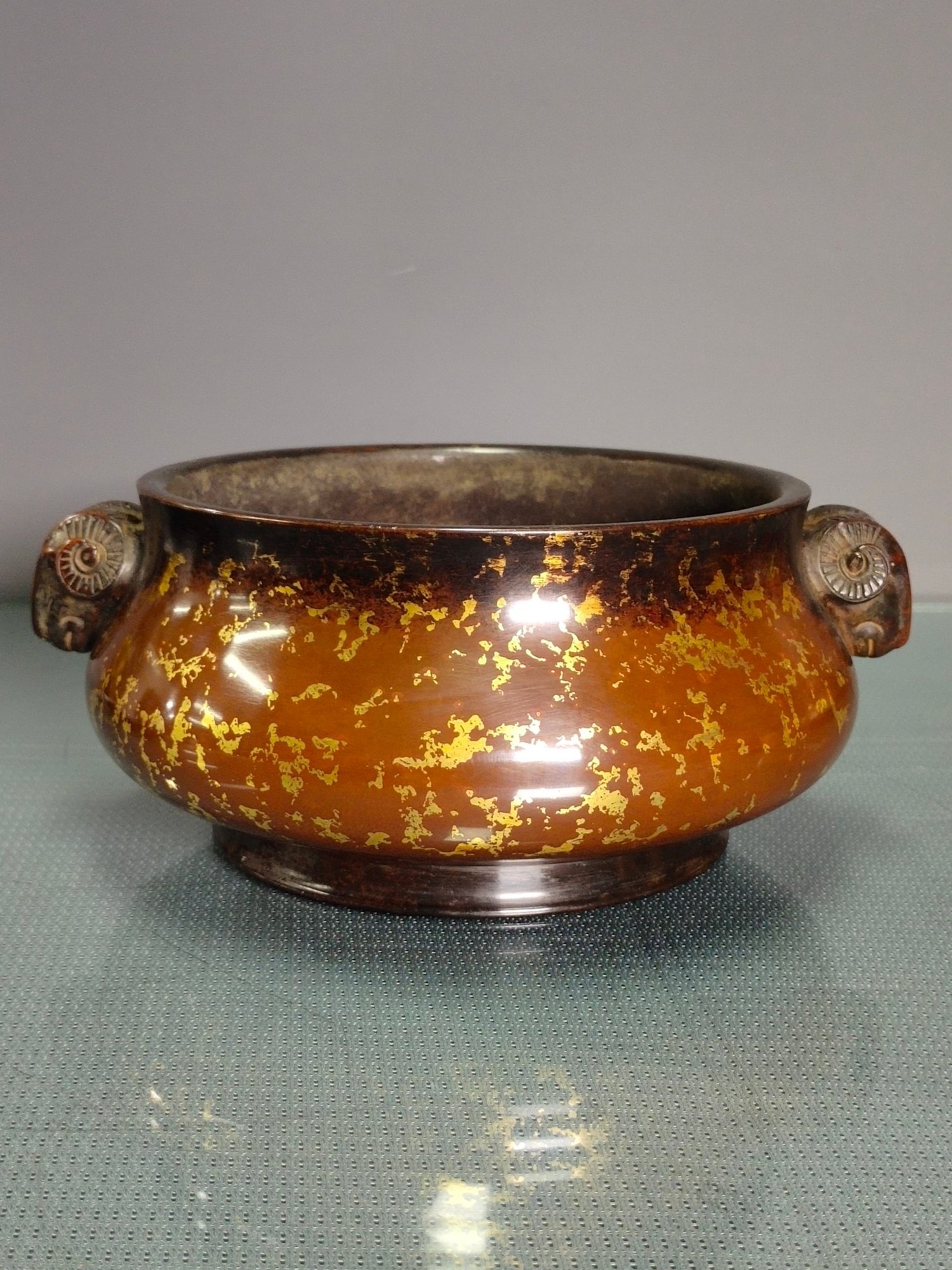 Chinese gilt bronze incense burner Ming dynasty Xuande Mark & Period (1 of 9)