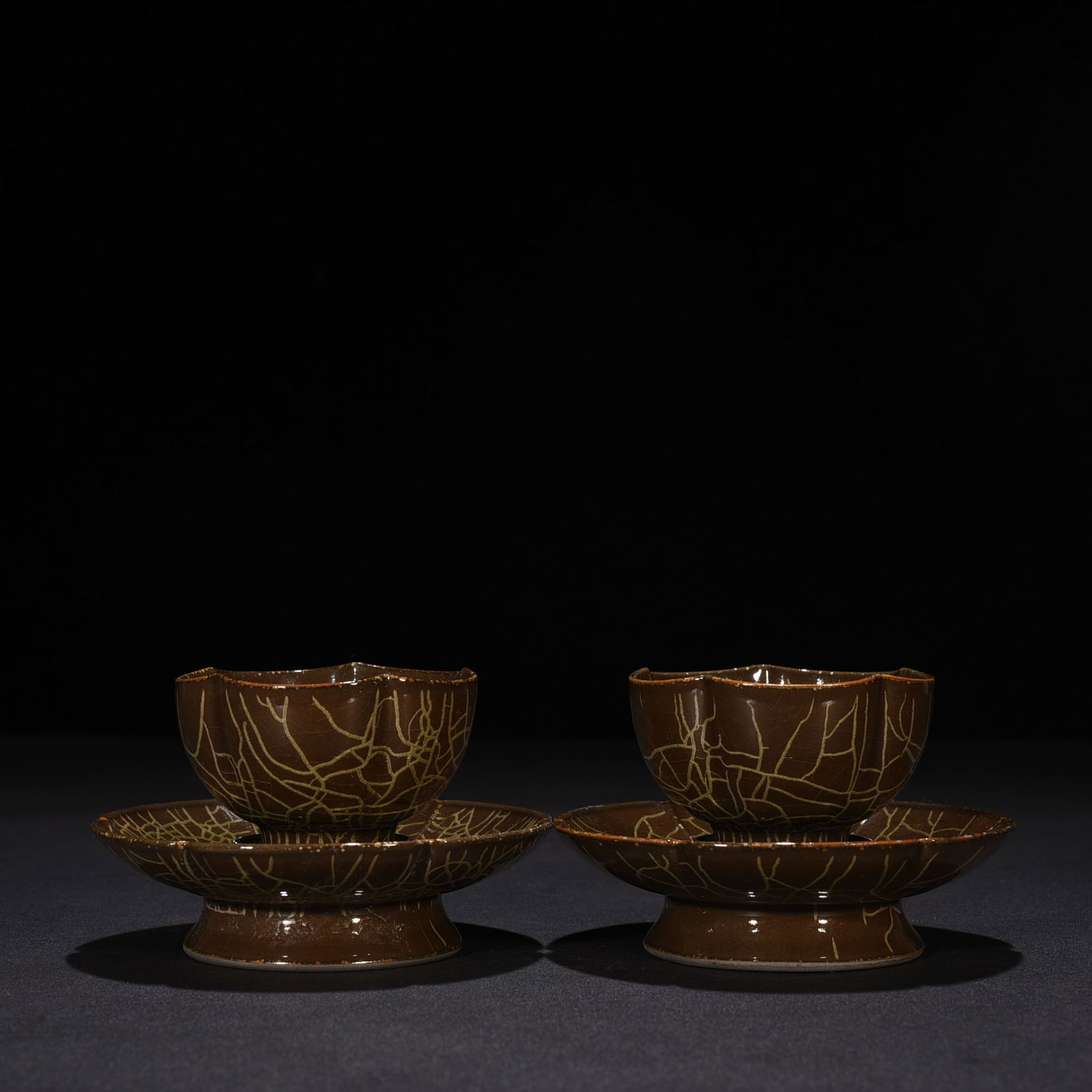 Song Dynasty Longquan Xikou kiln lamp holders: Size: Width 10 cm - Height 8 cm Materials: Porcelain Time Period: Song dynasty Manufactured Date: 10th-c Period Object: Chinese Antique ⛨ Purchase With Confidence ✔ Verified Auction