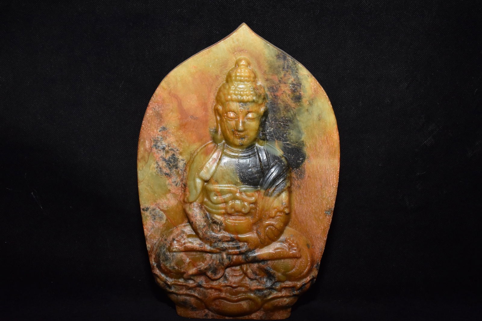 Chinese Hongshan culture jade carved ornaments: Size: Height 23.5 cm - Width 16 cm Materials: Natural Jade Time Period: Hongshan Culture Manufactured Date: 3000-BC Object: Chinese Antique ⛨ Purchase With Confidence ✔ Verified Auc