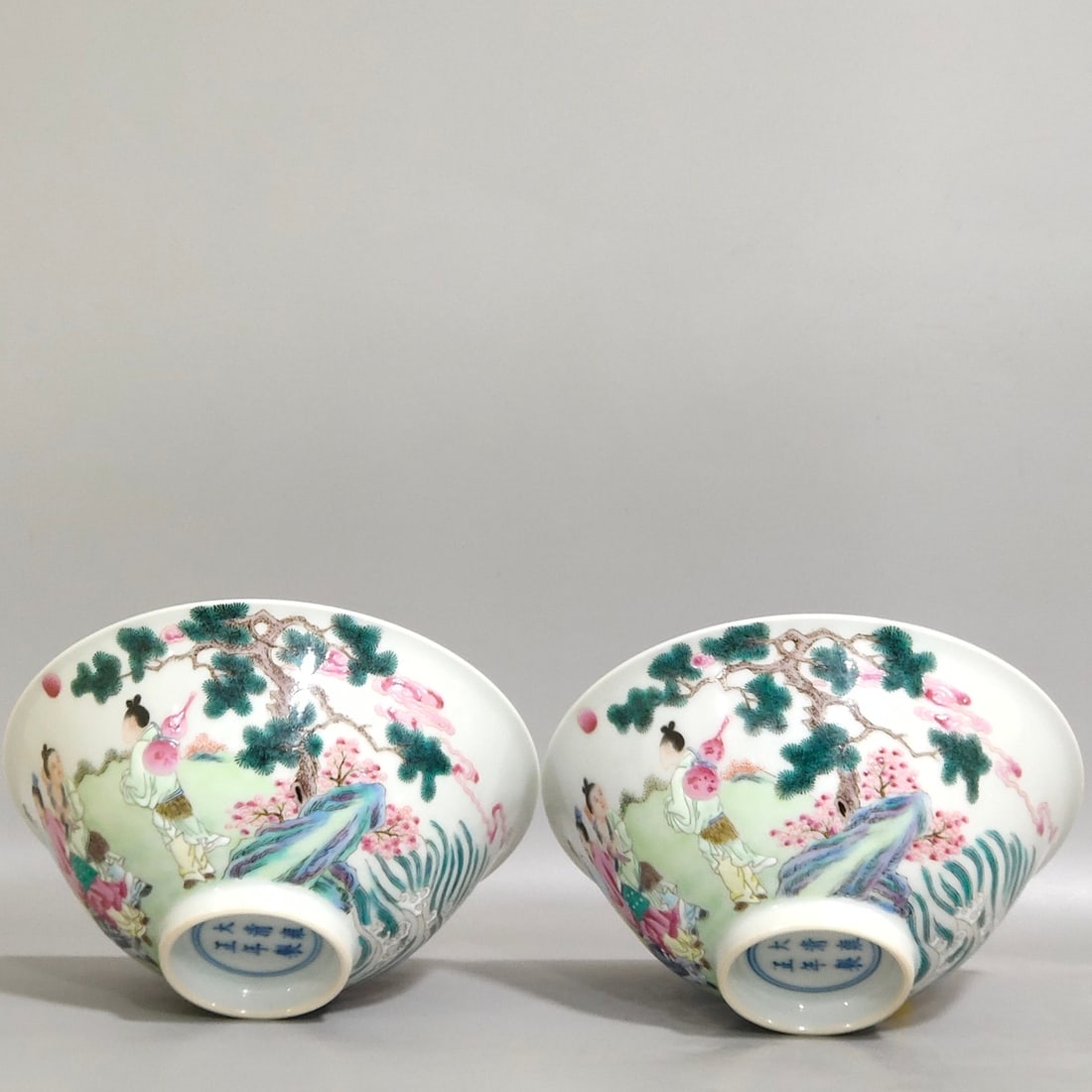Chinese famille rose porcelain bowl pair Qing dynasty Yongzheng Mark & Period: Size: Width 13.7 cm - Height 6 cm Materials: Porcelain Time Period: Qing dynasty Manufactured Date: Yongzheng Mark & Period Object: Chinese Antique ⛨ Purchase With Confidence ✔ Veri