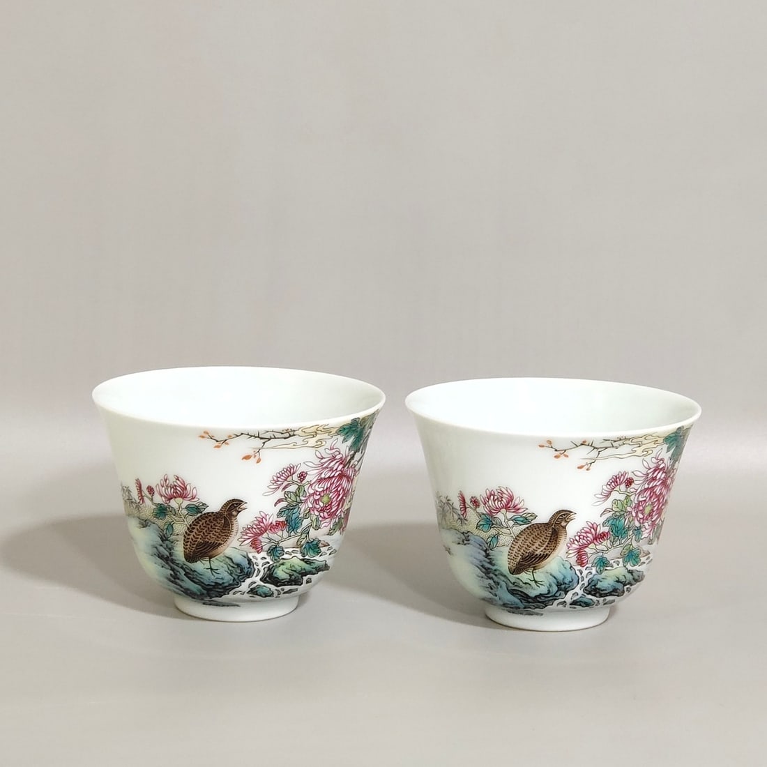 Chinese famille rose porcelain bowl pair Qing dynasty Yongzheng Mark & Period (1 of 10)