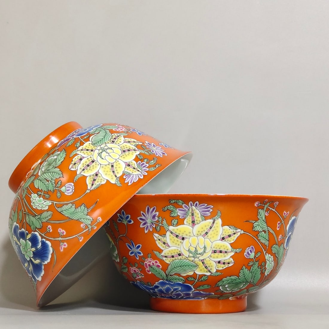 Chinese famille rose porcelain bowl pair Qing dynasty Yongzheng Mark & Period: Size: Width 13 cm - Height 6.7 cm Materials: Porcelain Time Period: Qing dynasty Manufactured Date: Yongzheng Mark & Period Object: Chinese Antique ⛨ Purchase With Confidence ✔ Veri