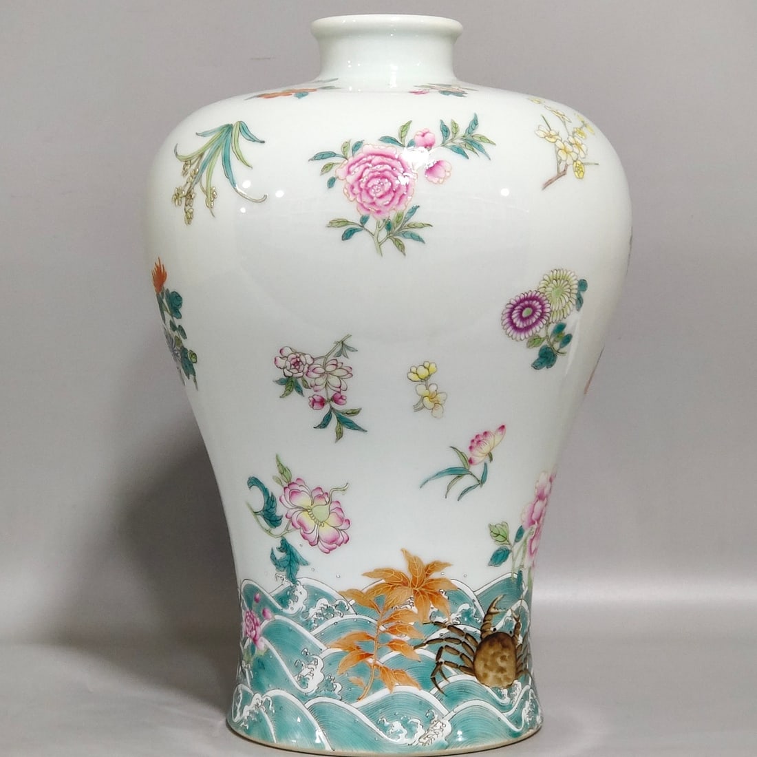 Chinese famille rose porcelain vase Qing dynasty Yongzheng Mark & Period (1 of 8)