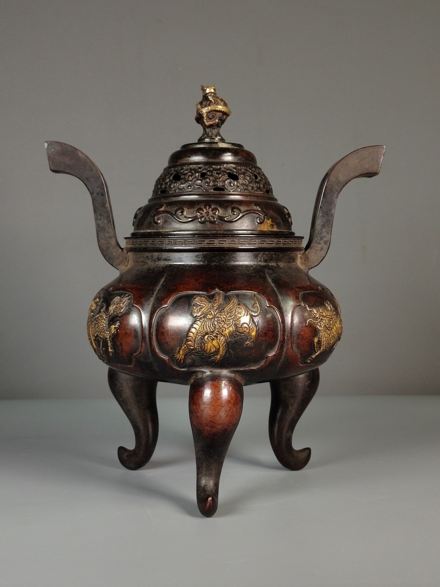 Chinese gilt bronze incense burner Ming dynasty Xuande Mark & Period (1 of 9)