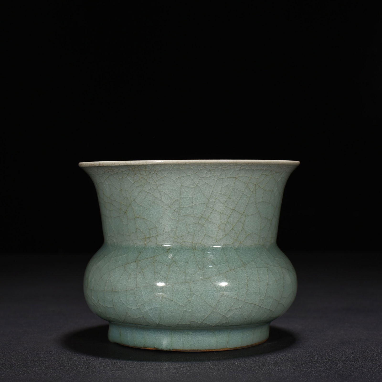 Song Dynasty Longquan kiln pink celadon glaze slag bucket (1 of 5)
