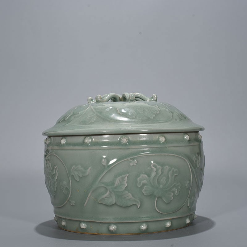 Song Dynasty Longquan pink celadon glaze wrapped peony porcelain lid jar: Size: Width 24 cm - Height 18 cm Materials: Porcelain Time Period: Song dynasty Manufactured Date: 10th-c Period Object: Chinese Antique ⛨ Purchase With Confidence ✔ Verified Auctio