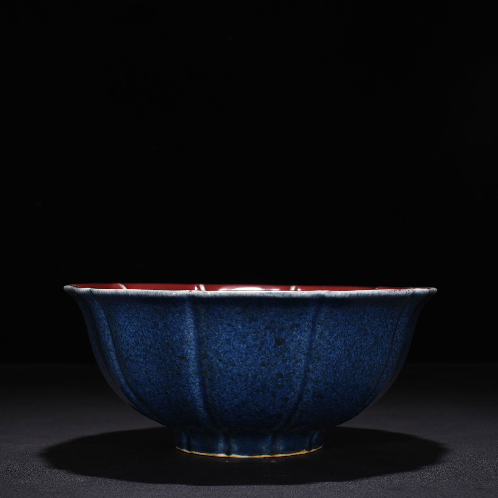 Ming Dynasty Xuande blue glaze sacrificial red sunflower mouth bowl (1 of 9)