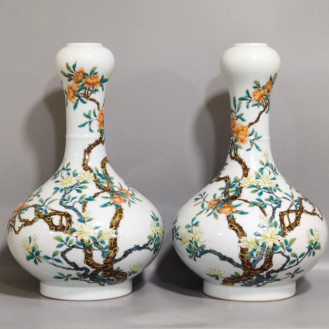 Chinese famille rose porcelain vase pair Qing dynasty Yongzheng Mark & Period: Size: Height 32 cm - Width 21 cm Materials: Porcelain Time Period: Qing dynasty Manufactured Date: Yongzheng Mark & Period Object: Chinese Antique ⛨ Purchase With Confidence ✔ Verif