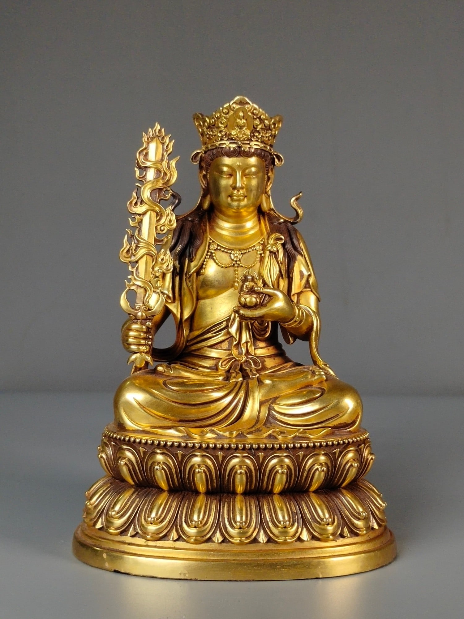 Chinese gilt bronze buddha figure Qing dynasty (1 of 9)
