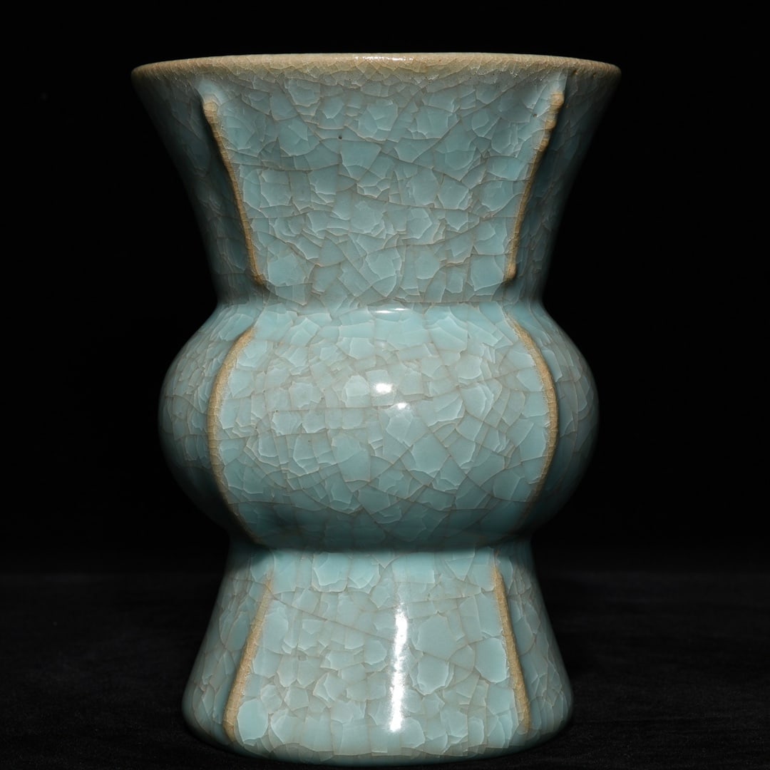 Chinese ru kiln porcelain zun Song dynasty: Size: Height 17.2 cm - Width 12.3 cm Materials: Porcelain Time Period: Song dynasty Manufactured Date: 10th-c Object: Chinese Antique ⛨ Purchase With Confidence ✔ Verified Auction H