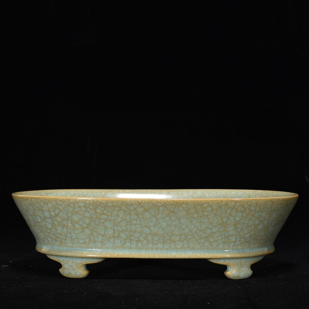 Song dynasty Ru Kiln ice cracked narcissus porcelain basin: Size: Width 23.5 cm - Height 6.5 cm Materials: Porcelain Time Period: Song dynasty Manufactured Date: 10th-c Period Object: Chinese Antique ⛨ Purchase With Confidence ✔ Verified Auc
