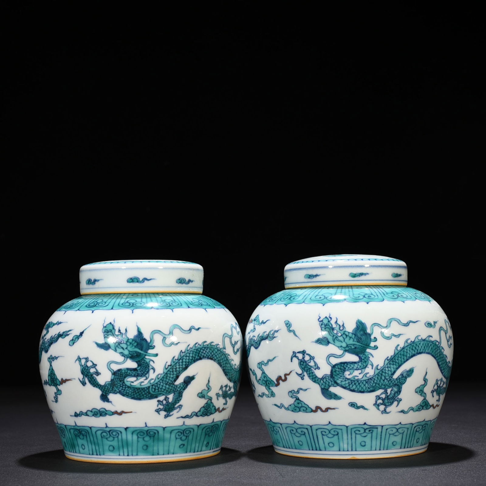 Ming Dynasty Chenghua Doucai purple and green dragon pattern Tianzi jar: Size: Height 13 cm - Width 14 cm Materials: Porcelain Time Period: Ming dynasty Manufactured Date: Chenghua Mark & Period Object: Chinese Antique ⛨ Purchase With Confidence ✔ Verifi