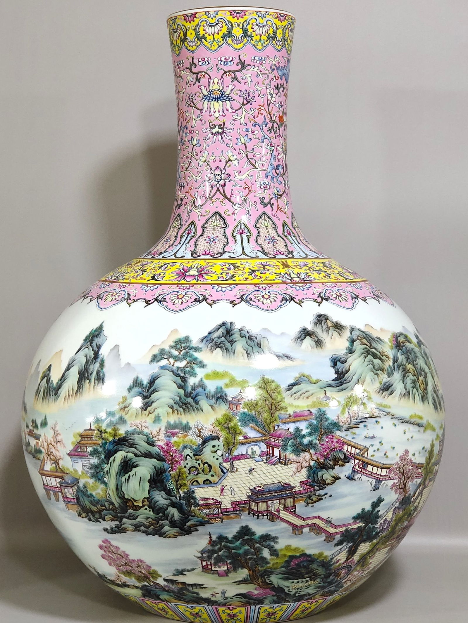 Very RARE Chinese famille rose porcelain vase Qing dynasty Qianlong Mark & Period (1 of 9)