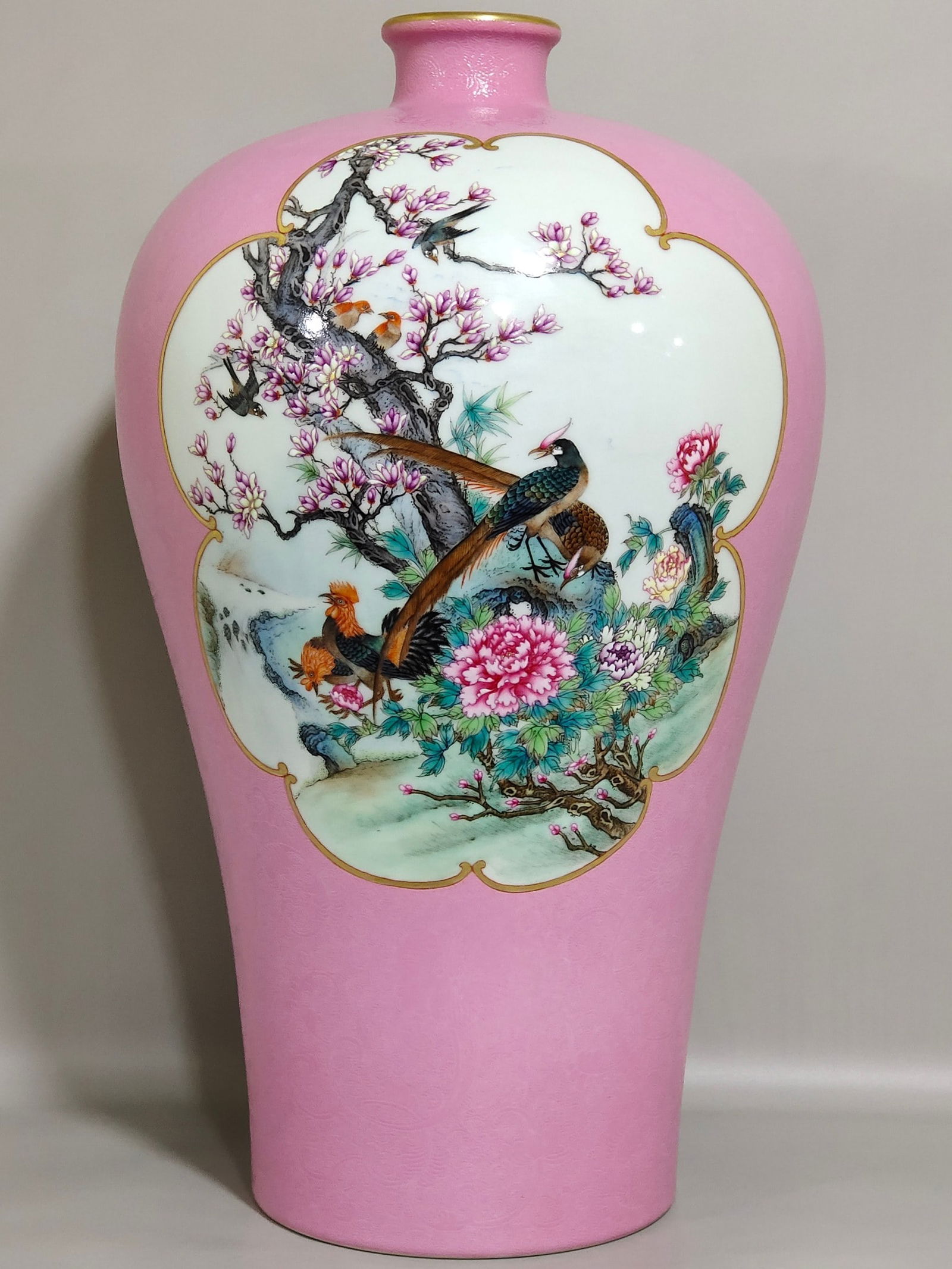 Qing Dynasty Yongzheng rouge powder-rolled window five-letter plum vase: Size: Height 41 cm - Width 22 cm Materials: Porcelain Time Period: Qing dynasty Manufactured Date: Yongzheng Mark & Period Object: Chinese Antique ⛨ Purchase With Confidence ✔ Verif