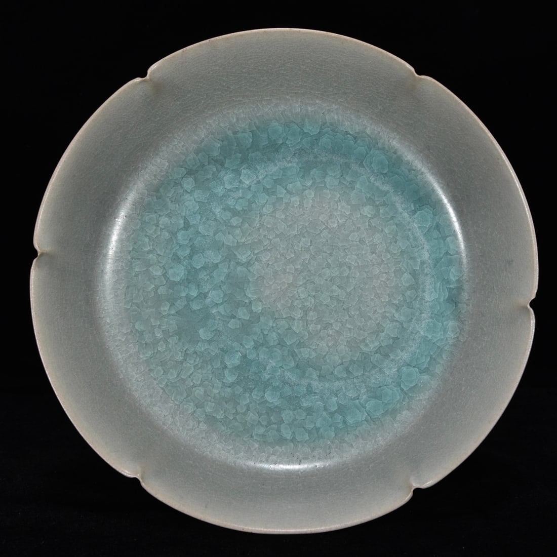 Song Dynasty Ru Kiln ice crackled sunflower wash: Size: Width 19.5 cm - Height 5 cm Materials: Porcelain Time Period: Song dynasty Manufactured Date: 10th-c Period Object: Chinese Antique ⛨ Purchase With Confidence ✔ Verified Aucti