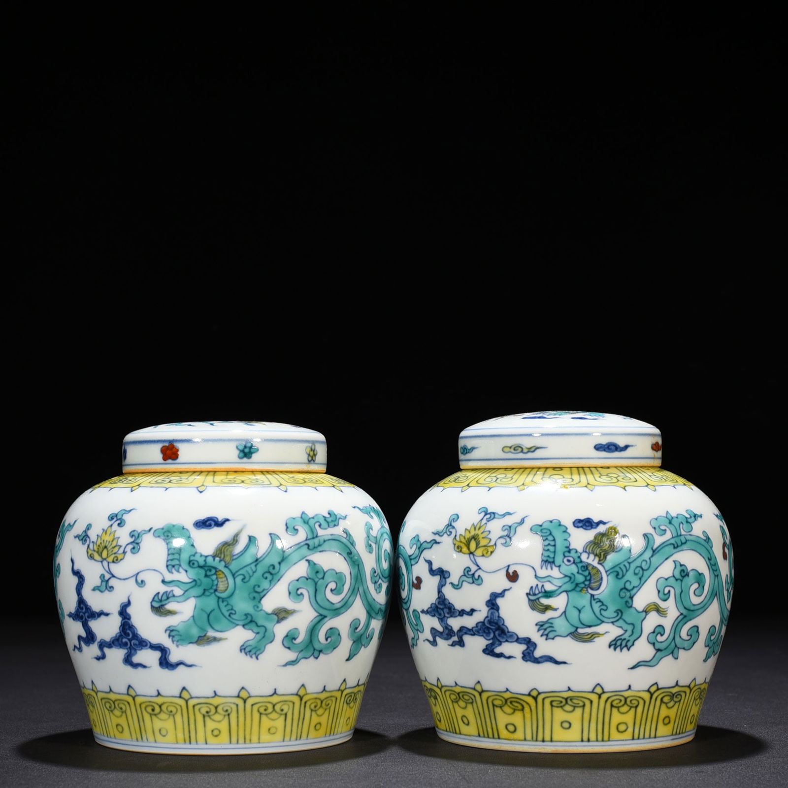 Ming Dynasty Chenghua Doucai purple dragon pattern Tianzi jar: Size: Height 13 cm - Width 14 cm Materials: Porcelain Time Period: Ming dynasty Manufactured Date: Chenghua Mark & Period Object: Chinese Antique ⛨ Purchase With Confidence ✔ Verifi