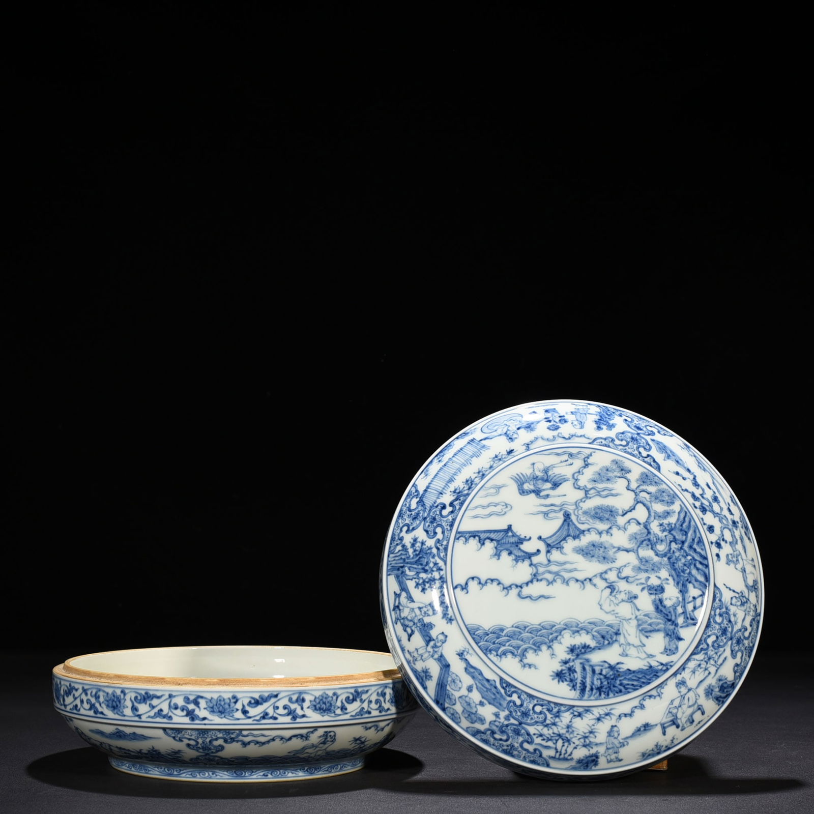 Ming Dynasty Chenghua blue and white Fu Hai Shoushan character porcelain fruit box: Size: Width 22.5 cm - Height 10 cm Materials: Porcelain Time Period: Ming dynasty Manufactured Date: Chenghua Mark & Period Object: Chinese Antique ⛨ Purchase With Confidence ✔ Veri