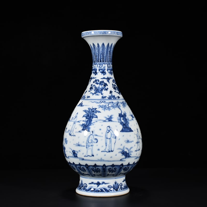 Ming Dynasty Zhengde blue and white character story porcelain bottle (1 of 9)