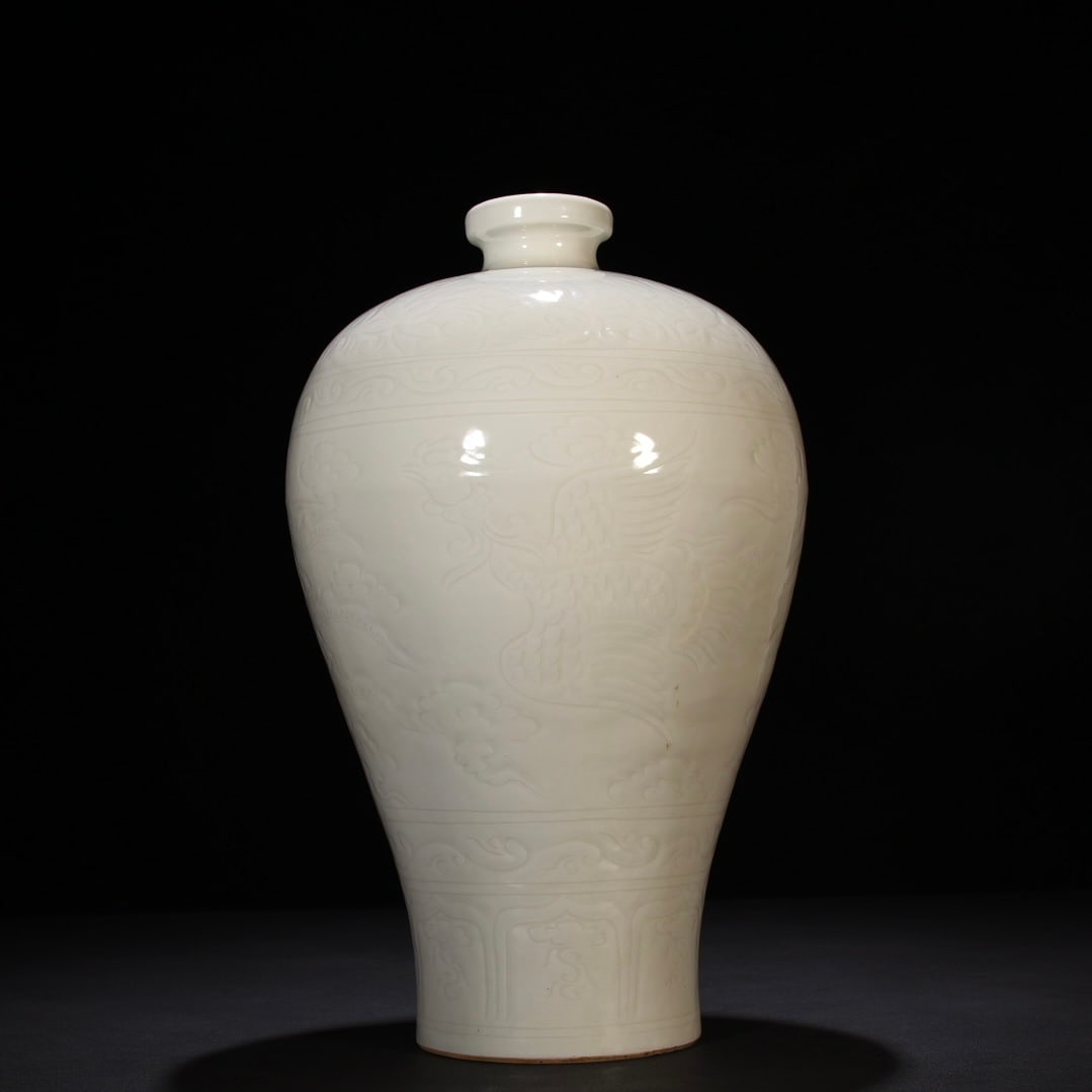 Ming Dynasty Yongle sweet white glaze engraved phoenix porcelain plum vase (1 of 9)