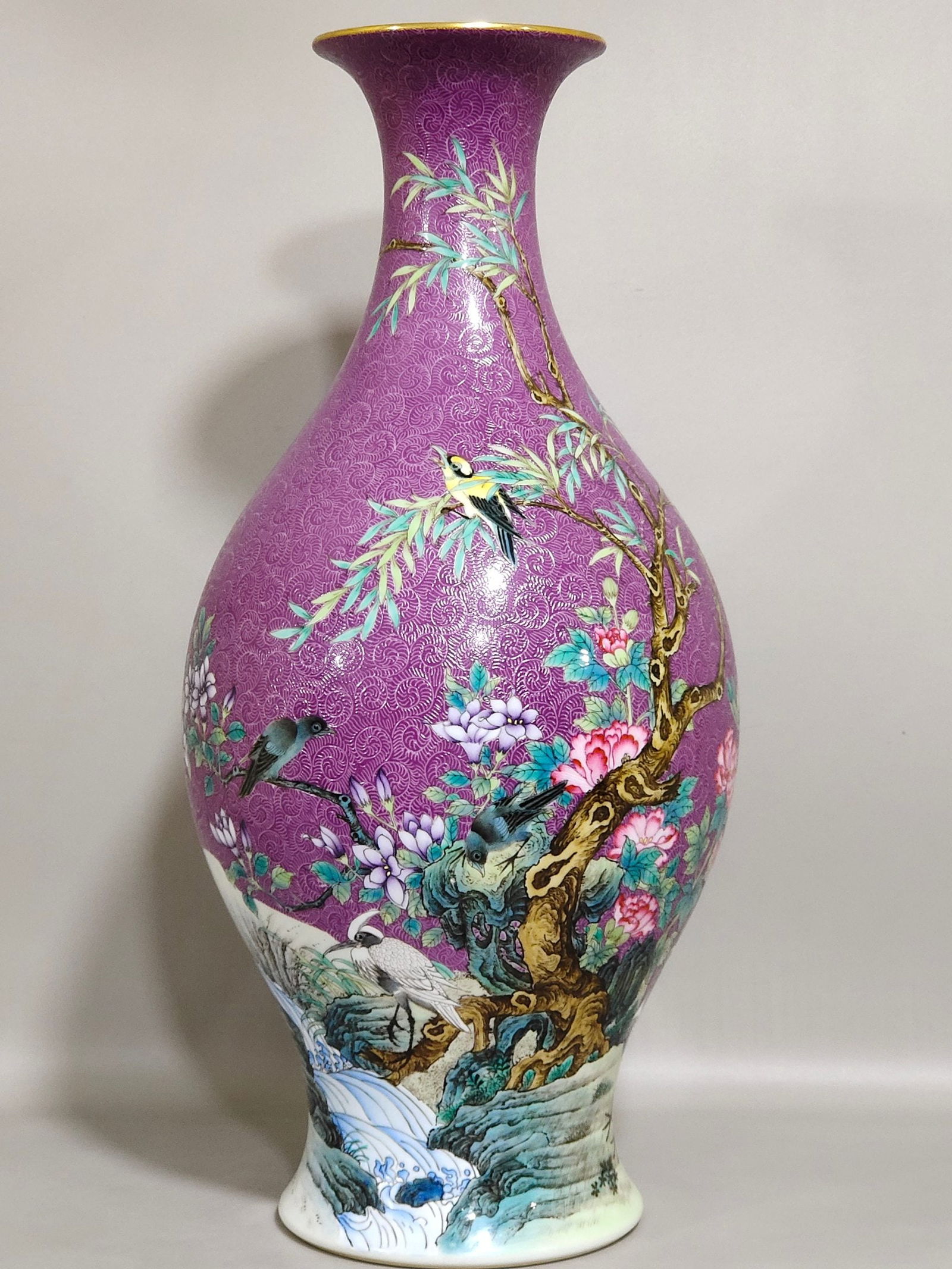 Chinese famille rose porcelain vase Qing dynasty Yongzheng Mark & Period (1 of 8)