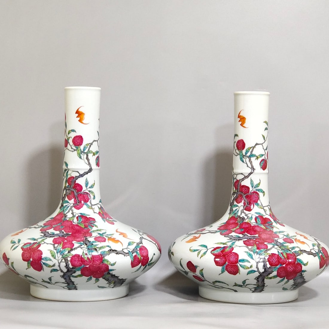 Qing Dynasty Yongzheng Famille Rose lychee flat belly vase Pair: Size: Height 30 cm - Width 22 cm Materials: Porcelain Time Period: Qing dynasty Manufactured Date: Yongzheng Mark & Period Object: Chinese Antique ⛨ Purchase With Confidence ✔ Verif