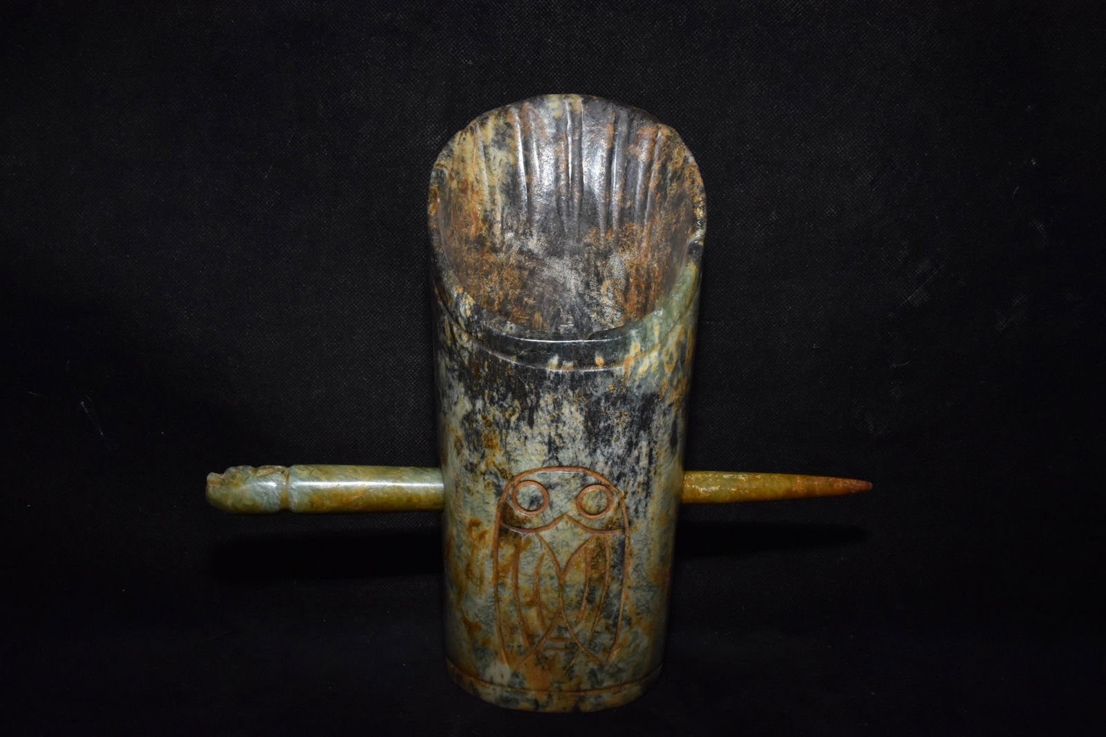 Chinese Hongshan culture jade carved ornaments (1 of 10)