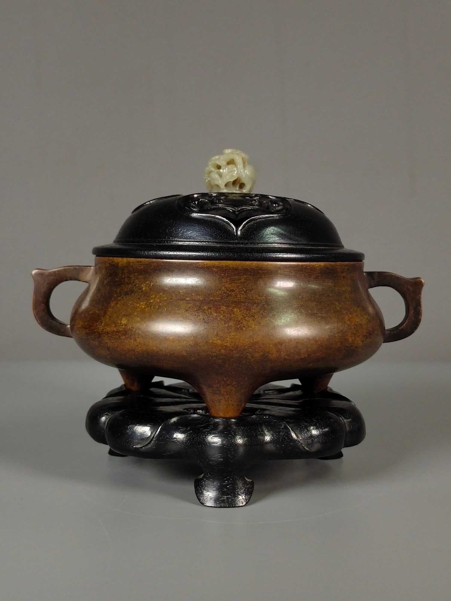 Chinese bronze ware incense burner Ming dynasty Xuande Mark & Period (1 of 9)