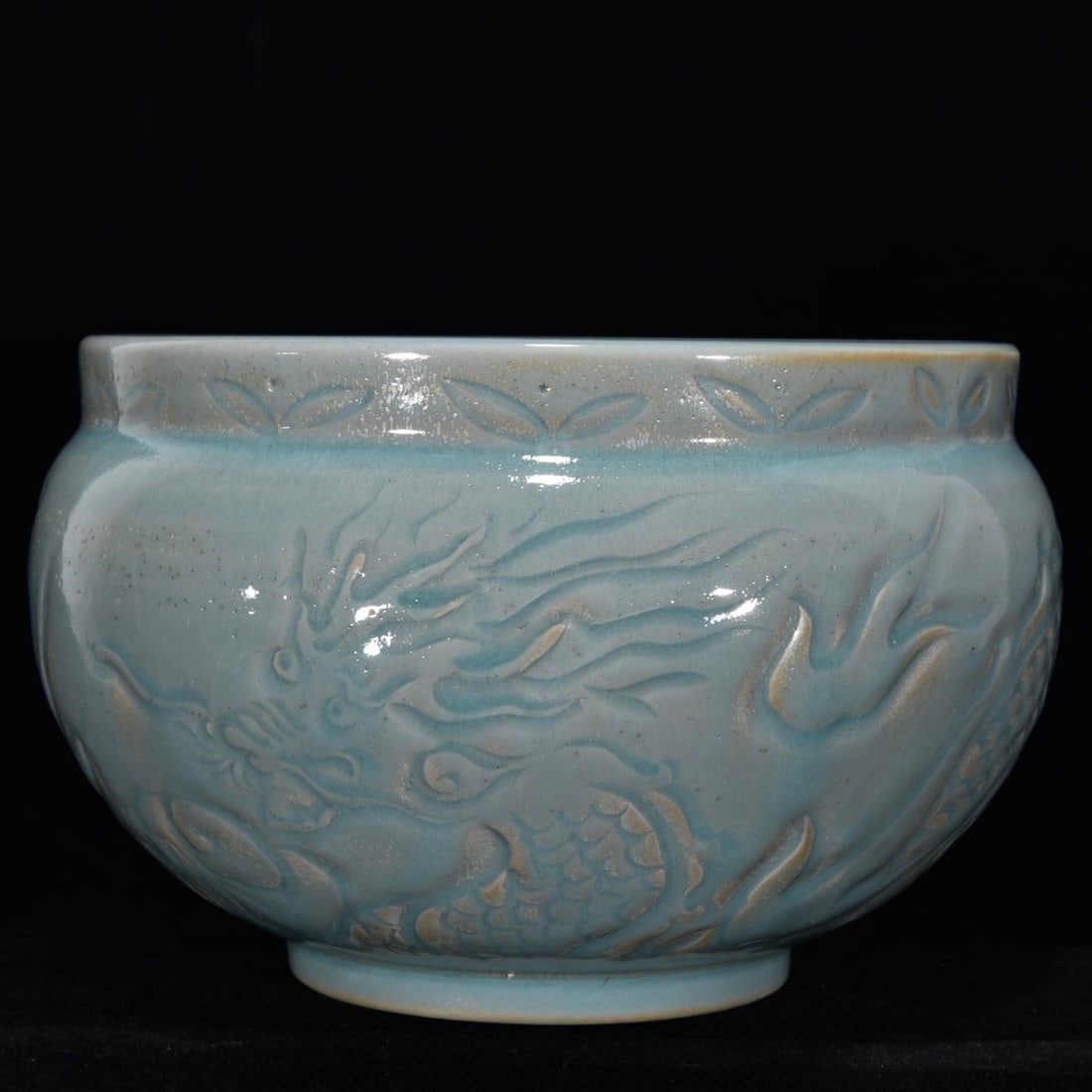 Song Dynasty Ru kiln azure glaze dragon porcelain B-shaped stove: Size: Height 11.5 cm - Width 18 cm Materials: Porcelain Time Period: Song dynasty Manufactured Date: 10th-c Object: Chinese Antique ⛨ Purchase With Confidence ✔ Verified Auction Hou
