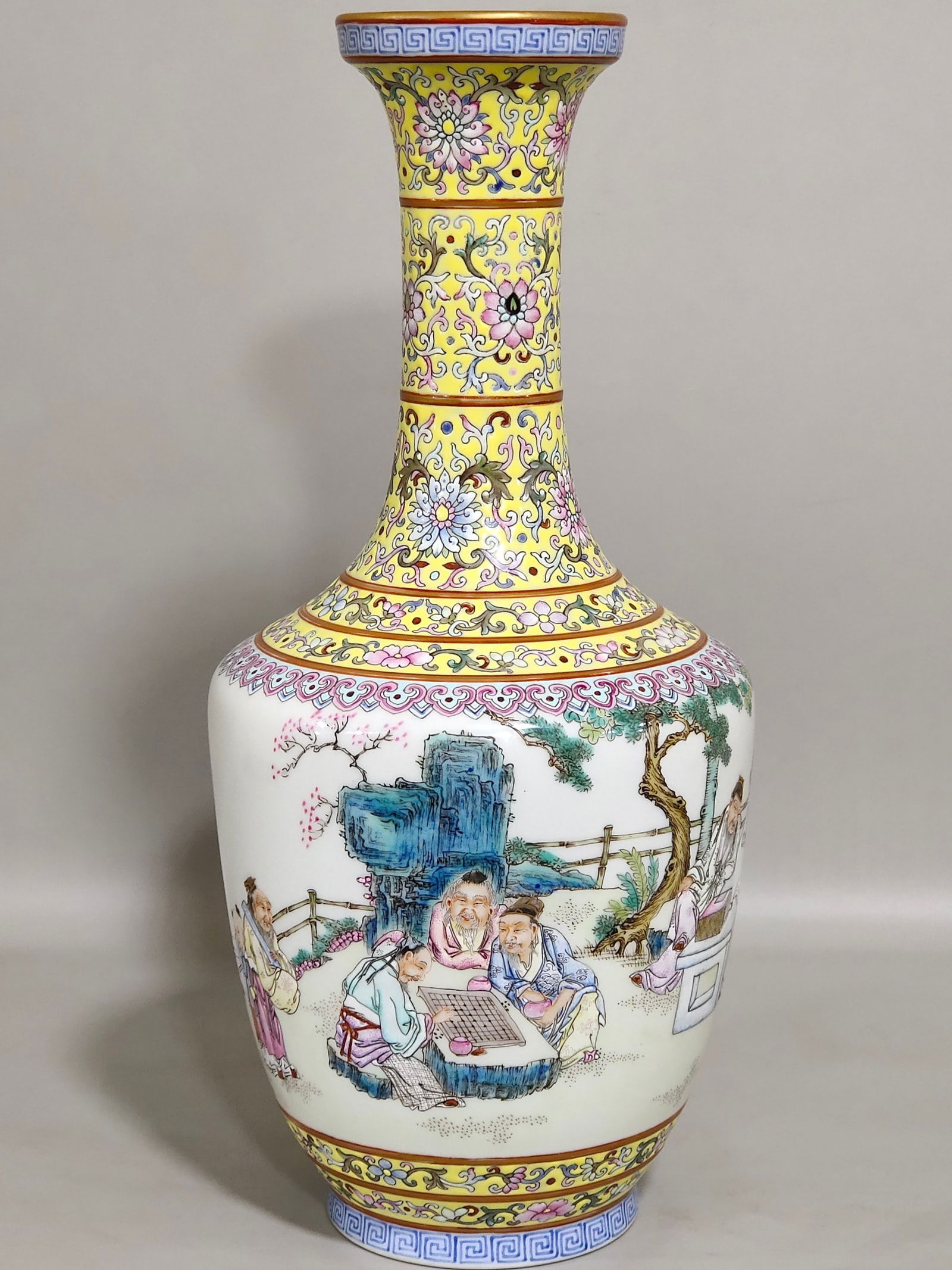 Chinese famille rose porcelain vase Qing dynasty Yongzheng Mark & Period (1 of 8)