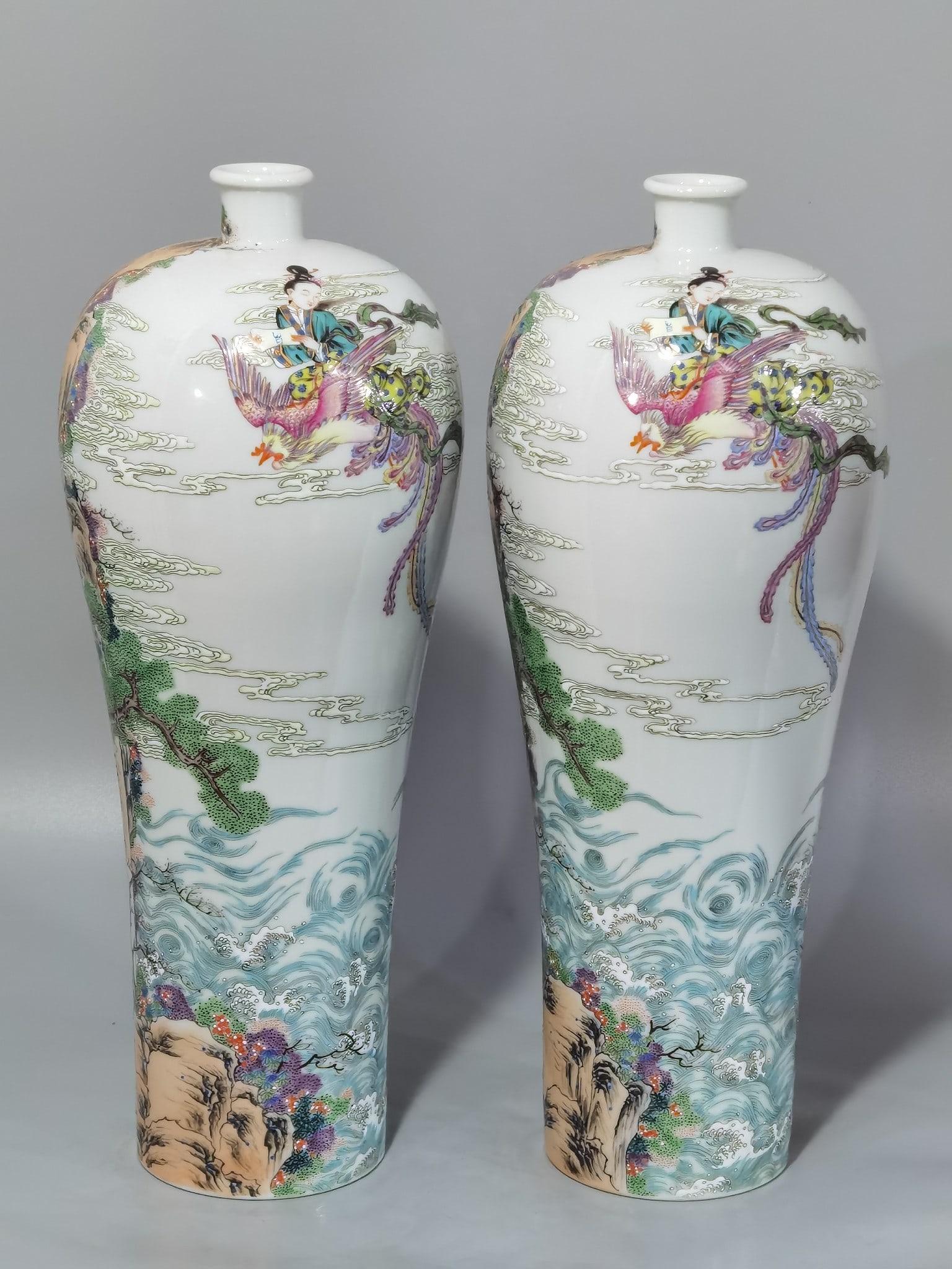Chinese famille rose porcelain vase pair Qing dynasty Yongzheng Mark & Period: Size: Height 33 cm - Width 13 cm Materials: Porcelain Time Period: Qing dynasty Manufactured Date: Yongzheng Mark & Period Object: Chinese Antique ⛨ Purchase With Confidence ✔ Verif