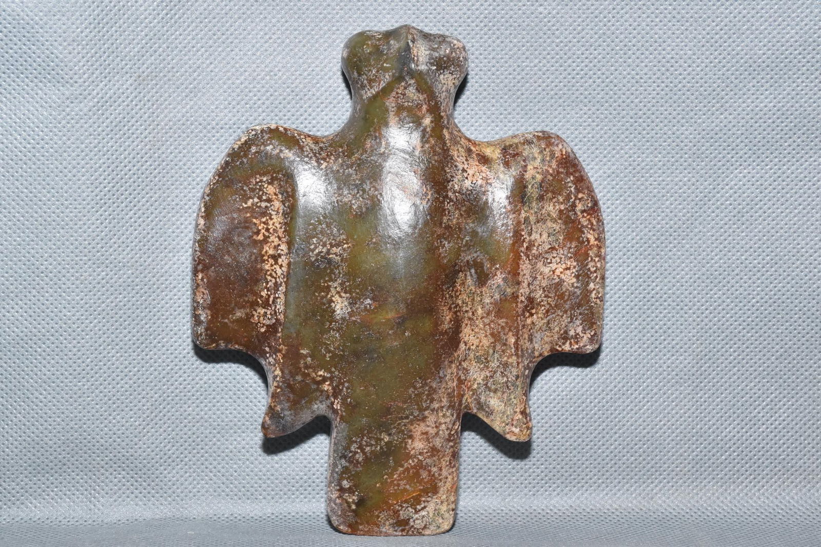 Chinese Hongshan culture jade carved ornaments: Size: Height 14 cm - Width 9.8 cm Materials: Natural Jade Time Period: Hongshan Culture Manufactured Date: 3000-BC Object: Chinese Antique ⛨ Purchase With Confidence ✔ Verified Auct