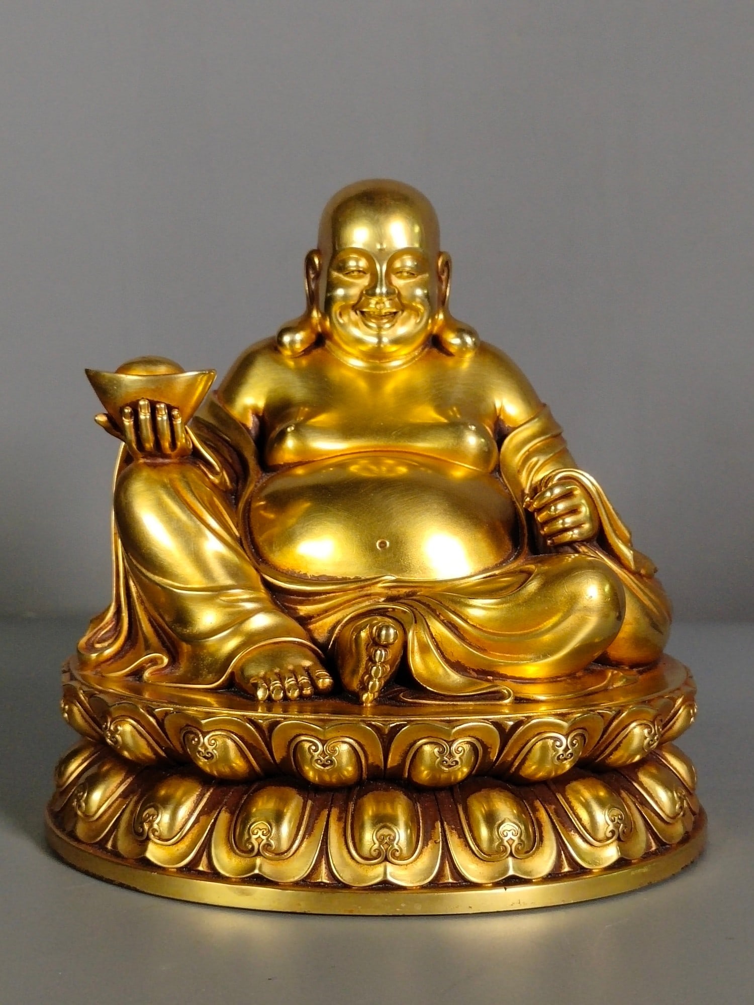 Chinese gilt bronze buddha figure Qing dynasty (1 of 9)