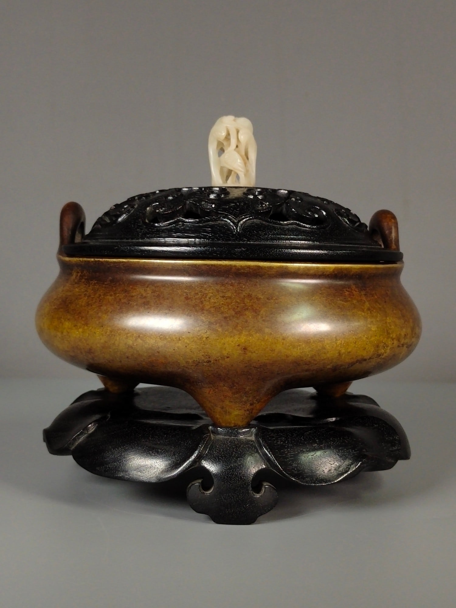 Chinese bronze ware incense burner Ming dynasty Xuande Mark & Period: Size: Width 15 cm - Height 15.5 cm Materials: Bronze Ware Time Period: Ming dynasty Manufactured Date: Xuande Mark & Period Object: Chinese Antique ⛨ Purchase With Confidence ✔ Veri