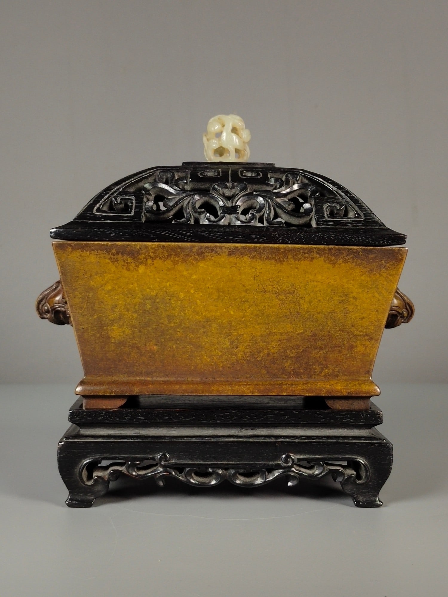 Chinese bronze ware incense burner Ming dynasty Xuande Mark & Period: Size: Width 17 cm - Height 16 cm Materials: Bronze Ware Time Period: Ming dynasty Manufactured Date: Xuande Mark & Period Object: Chinese Antique ⛨ Purchase With Confidence ✔ Verifi