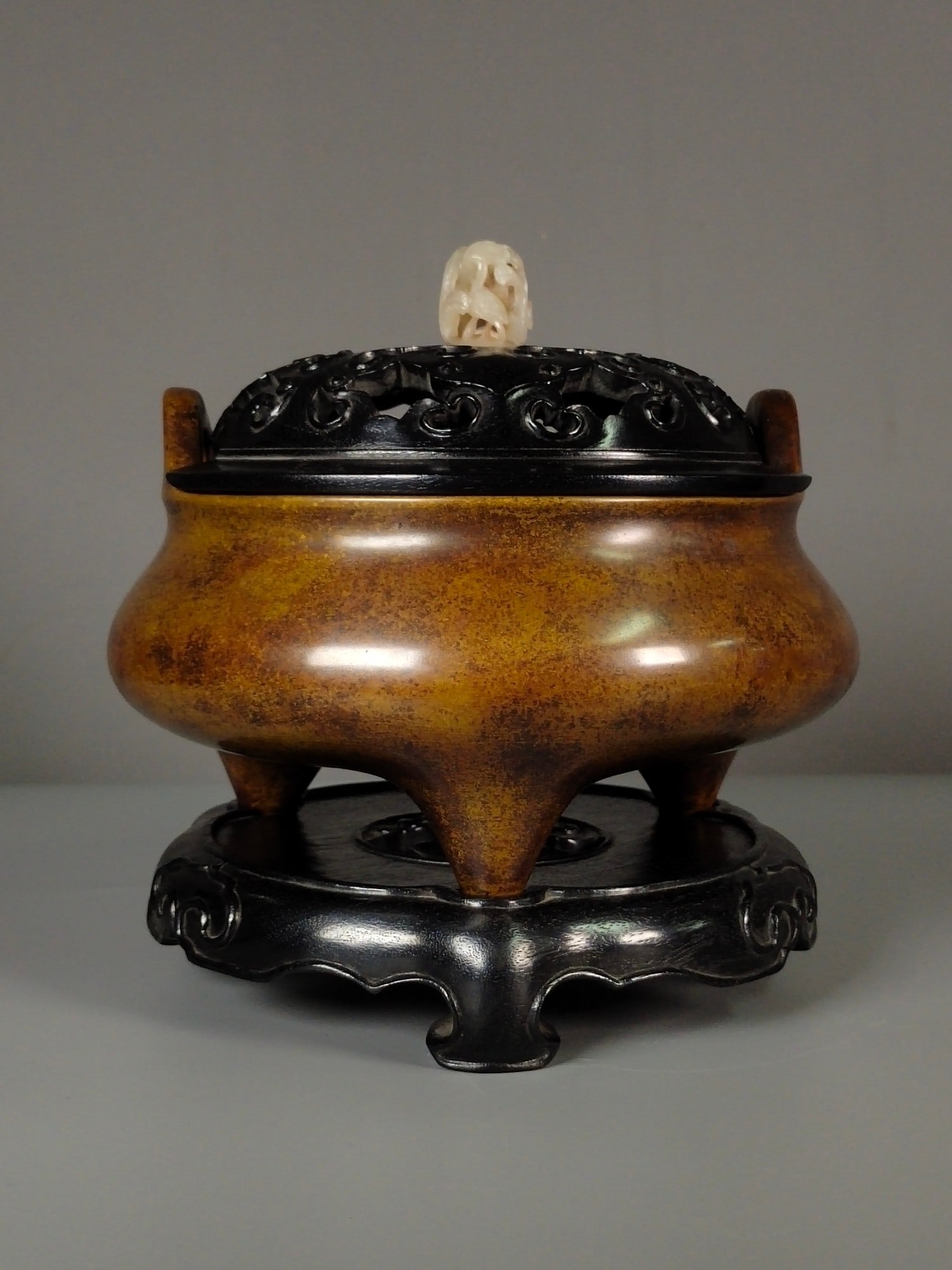 Chinese bronze ware incense burner Ming dynasty Xuande Mark & Period (1 of 9)