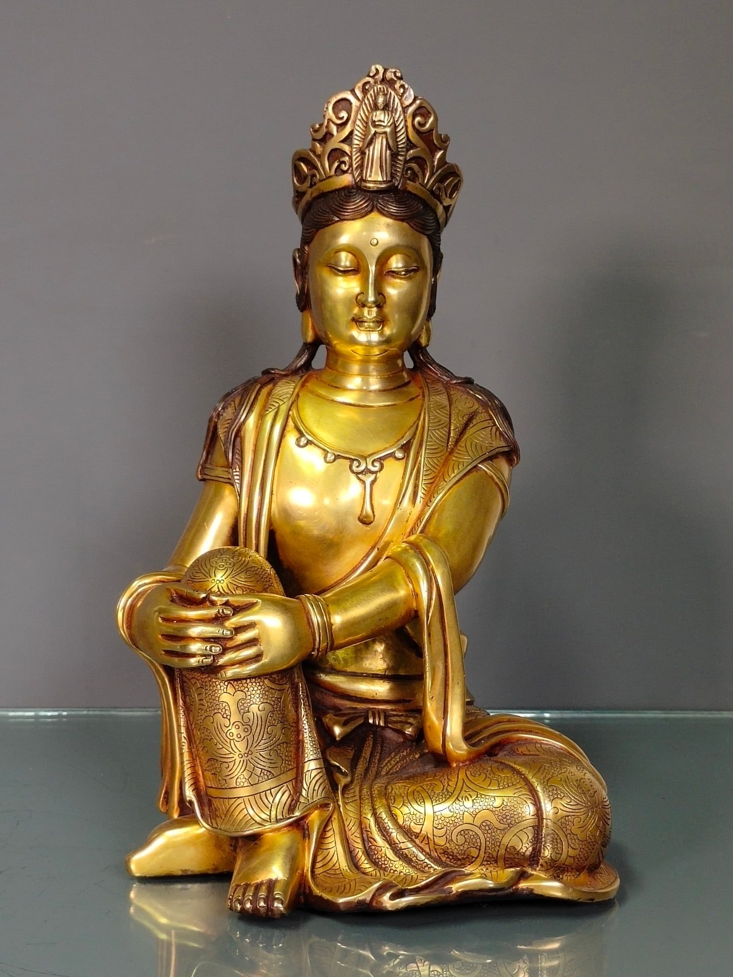 Chinese gilt bronze buddha figure Qing dynasty (1 of 9)