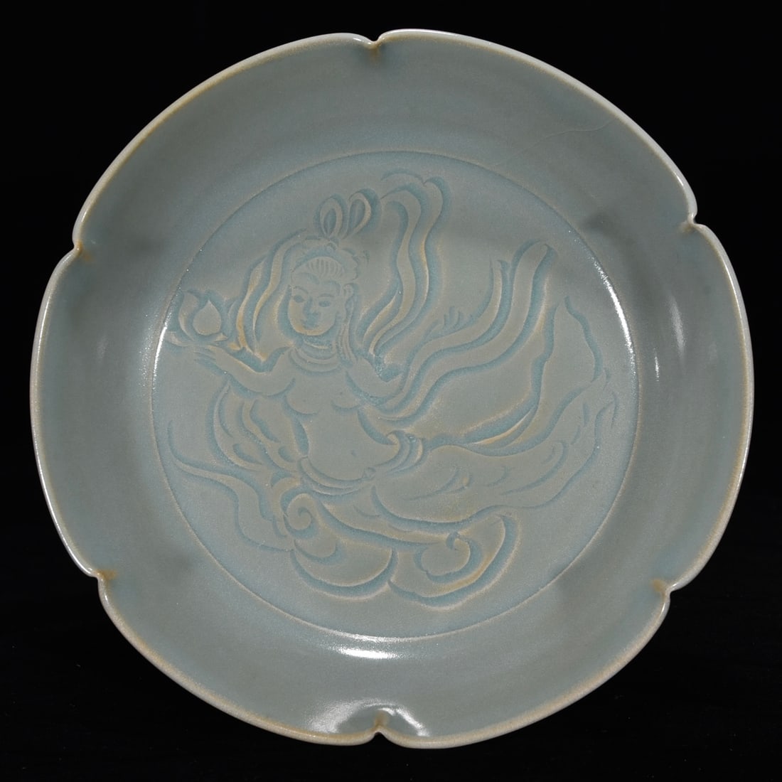 Song Dynasty Ru kiln azure glaze carving flying figure Kwai Kou washer: Size: Width 18.5 cm - Height 4.5 cm Materials: Porcelain Time Period: Song dynasty Manufactured Date: 10th-c Period Object: Chinese Antique ⛨ Purchase With Confidence ✔ Verified Auc