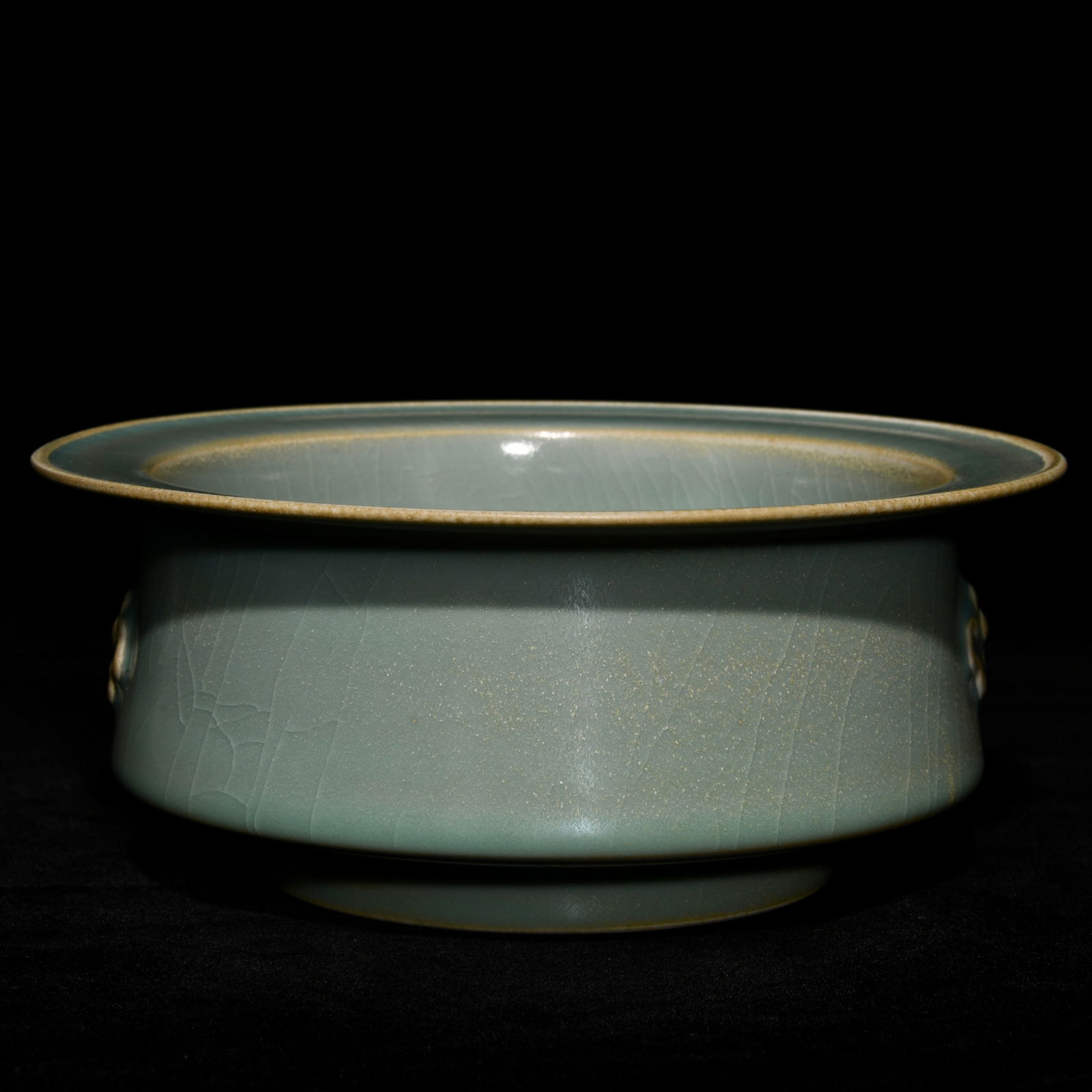 Song Dynasty Ru kiln azure glaze folding edge furnace: Size: Width 18.8 cm - Height 8 cm Materials: Porcelain Time Period: Song dynasty Manufactured Date: 10th-c Period Object: Chinese Antique ⛨ Purchase With Confidence ✔ Verified Aucti