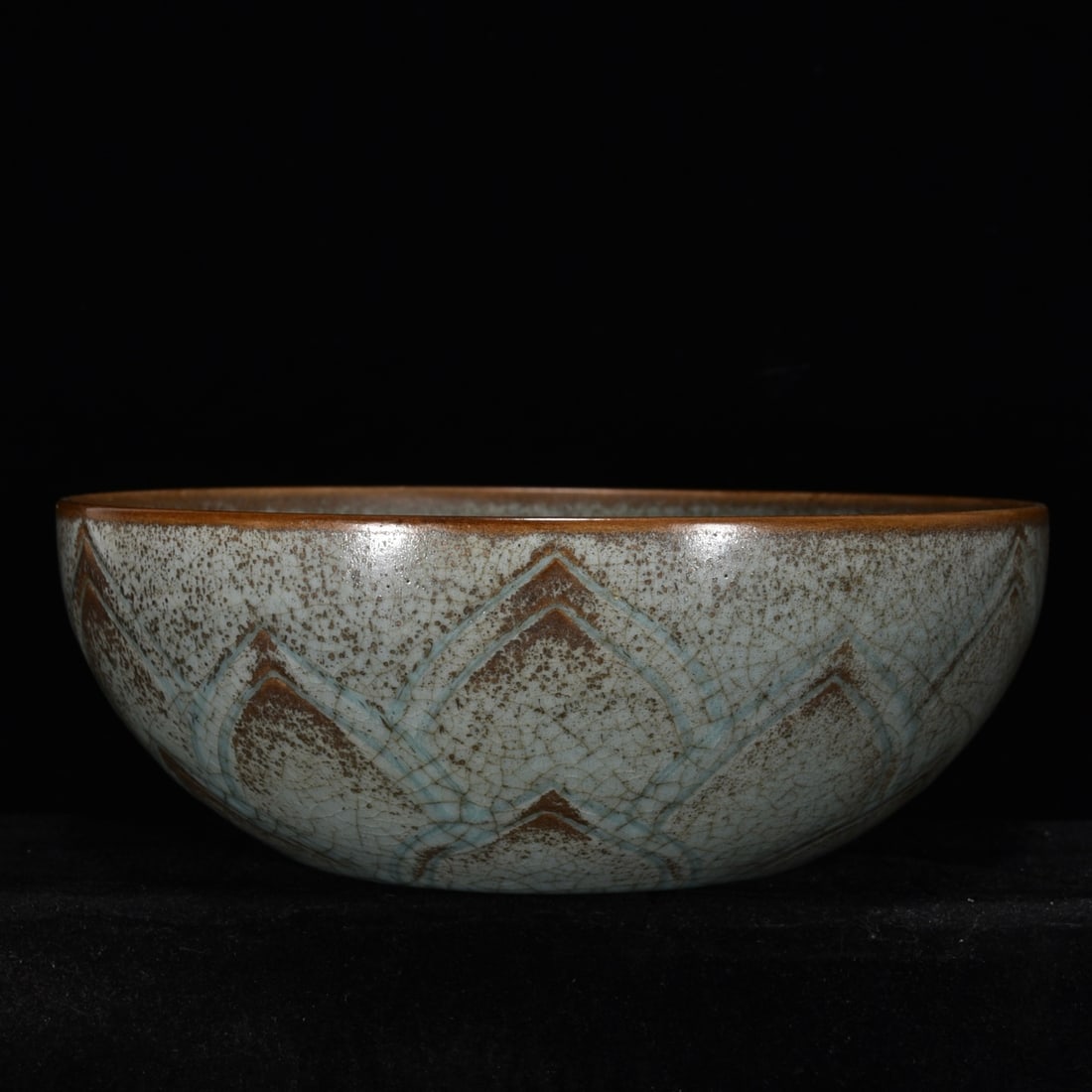 Song Dynasty Ru kiln azure glaze A-shaped dragon pattern bowl: Size: Width 18 cm - Height 6.5 cm Materials: Porcelain Time Period: Song dynasty Manufactured Date: 10th-c Period Object: Chinese Antique ⛨ Purchase With Confidence ✔ Verified Aucti