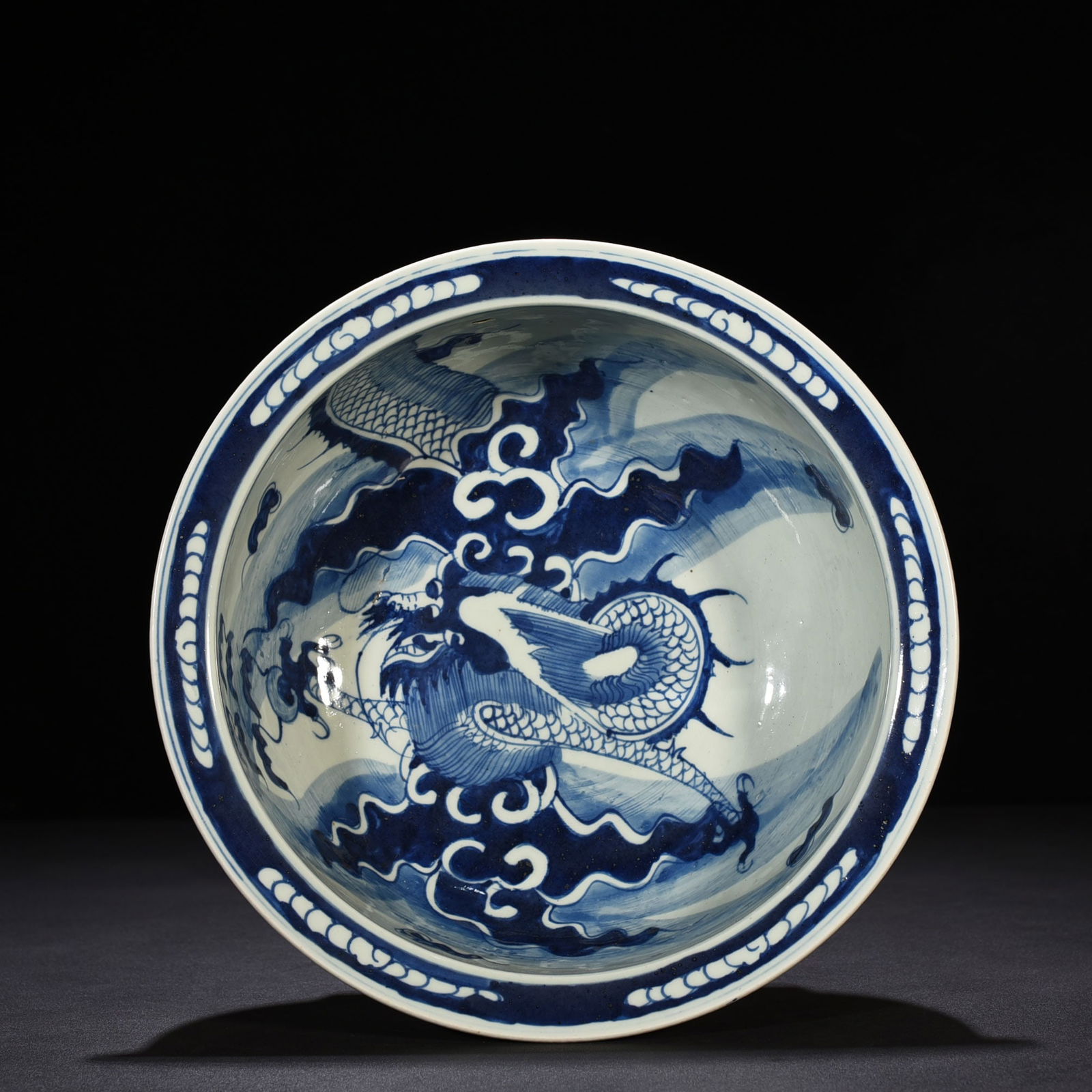 Qing Kangxi blue and white over-the-wall dragon porcelain basin (1 of 7)